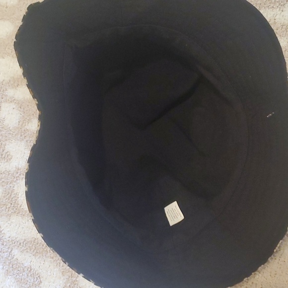 Leopard Bucket Hat - Picture 3 of 4